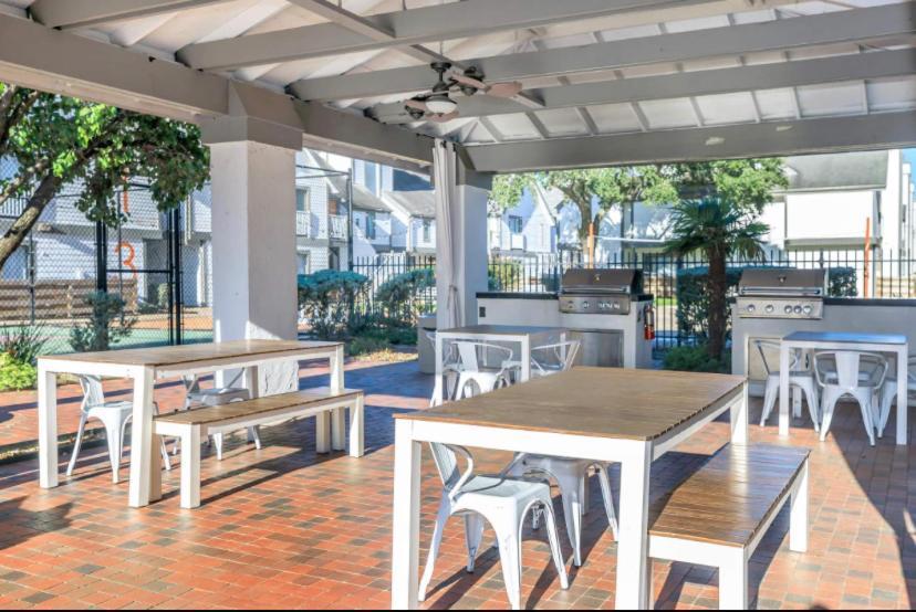 The Cozy Clouds Resort At Nrg Houston Ngoại thất bức ảnh